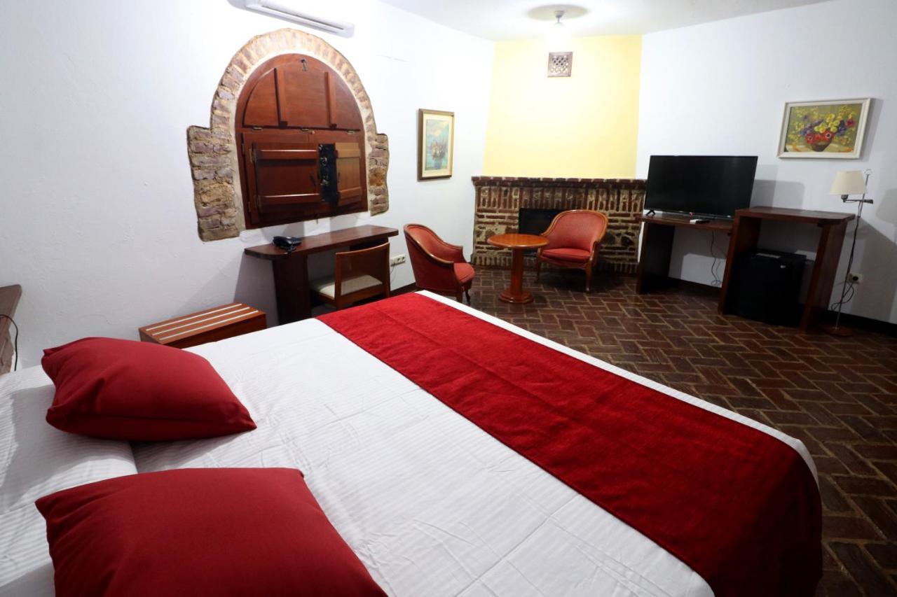 Hotel Monasterio De Rocamador Almendral Екстер'єр фото